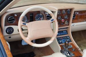 Afbeelding 22/50 van Bentley Azure (2000)