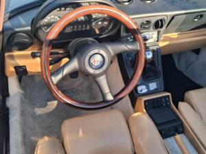 Bild 2/7 von Alfa Romeo 2.0 Spider (1991)