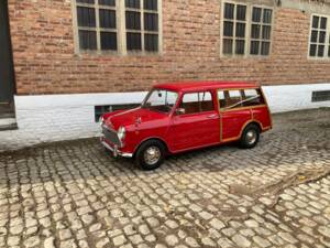 Image 21/24 of Morris Mini Traveller (1968)