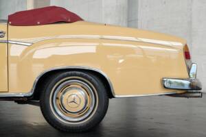 Immagine 10/50 di Mercedes-Benz 220 S Cabriolet (1958)