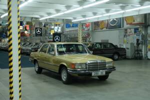 Image 16/50 de Mercedes-Benz 280 SE (1975)
