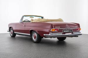 Image 3/39 de Mercedes-Benz 280 SE 3,5 (1971)