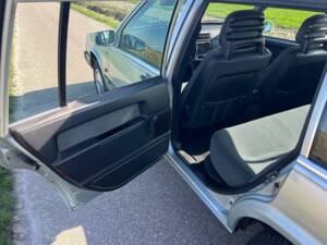 Image 22/41 of Volvo 740 (1987)
