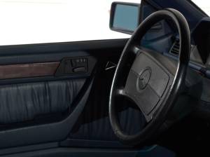 Image 17/30 de Mercedes-Benz 300 CE (1991)