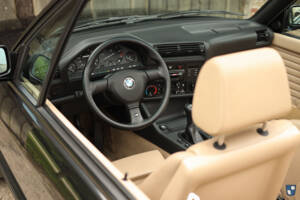 Bild 20/83 von BMW 325i (1990)