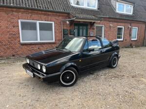 Image 44/78 de Volkswagen Golf Mk I Convertible 1.8 (1989)
