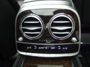Bild 44/99 von Mercedes-Benz Maybach S 500 (2015)