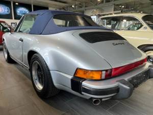Image 17/22 of Porsche 911 Carrera 3.2 (1987)
