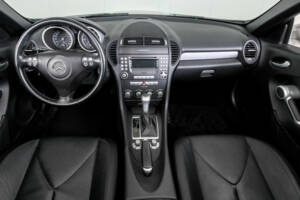 Imagen 8/50 de Mercedes-Benz SLK 200 Kompressor (2007)