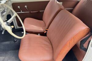 Image 21/27 of Volkswagen Beetle 1300 (1966)
