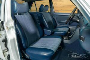 Imagen 8/19 de Mercedes-Benz 250 (1978)
