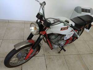 Image 17/29 de Moto Guzzi Stornello 160 (1972)