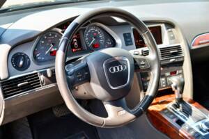 Bild 17/22 von Audi S6 Avant 5.2 V10 quattro (2006)