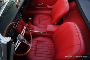 Image 8/20 of Jaguar E-Type 4.2 (1966)
