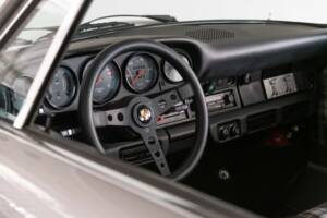 Image 30/50 de Porsche 911 Carrera 2.7 (US) (1974)
