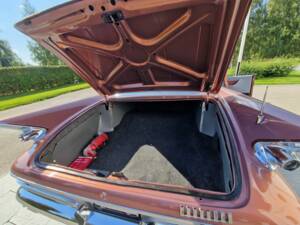 Afbeelding 75/84 van Chrysler New Yorker 2-Door Hardtop (1961)