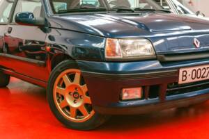 Imagen 2/27 de Renault Clio I 1.8 16V (1994)