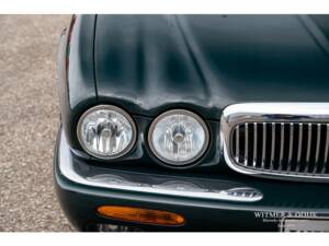 Bild 21/30 von Jaguar XJ 8 Executive (1998)