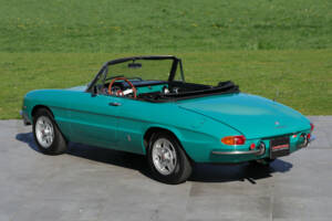 Image 2/50 of Alfa Romeo 1750 Spider Veloce (1969)