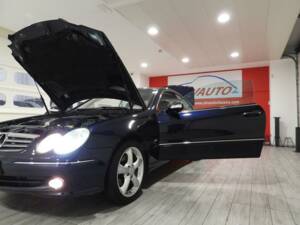Immagine 12/15 di Mercedes-Benz CLK 320 (2002)