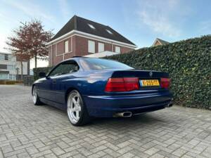 Image 8/8 of BMW 850i (1990)