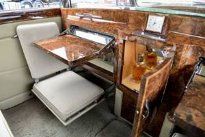 Image 46/50 of Rolls-Royce Phantom V James Young (1964)