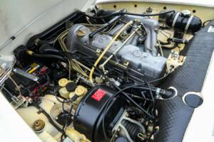 Image 34/50 de Mercedes-Benz 280 SL (1971)