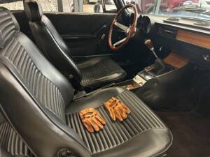 Image 19/35 de Alfa Romeo 2000 GT Veloce (1975)