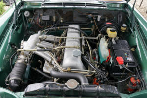 Image 19/50 of Mercedes-Benz 220 SE b (1964)