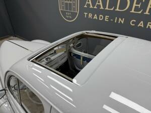 Bild 26/50 von Peugeot 203 C (1960)