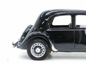 Immagine 12/15 di Citroën Traction Avant 11 BL (1947)