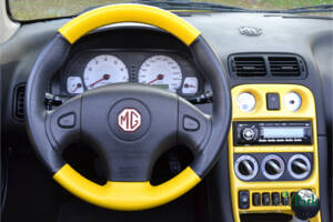 Bild 40/50 von MG F Trophy 160 (2010)