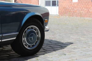Image 60/83 of Mercedes-Benz 280 SL (1970)