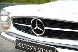Image 31/50 de Mercedes-Benz 280 SL (1968)