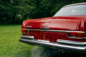 Image 31/99 of Mercedes-Benz 250 SE (1967)