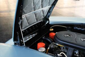 Image 48/50 of Ferrari 330 GT 2+2 (1964)