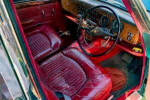 Image 26/33 of Jaguar Type S 3.4 (1968)