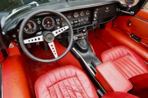 Afbeelding 3/50 van Jaguar E-Type V12 (1974)