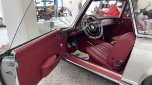 Image 8/24 of Mercedes-Benz 280 SL (1968)