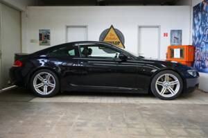 Bild 29/32 von BMW M6 (2006)