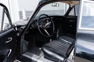 Image 24/48 of Porsche 356 C 1600 (1964)
