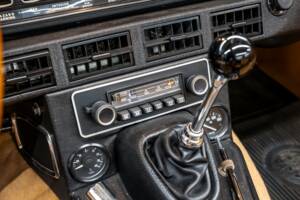 Image 14/34 de Jaguar Type E V12 (1972)