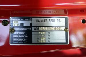 Image 21/50 of Mercedes-Benz 300 SL (1988)
