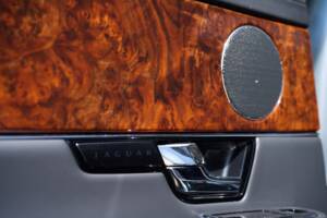 Bild 49/50 von Jaguar XJ 5.0 (2012)