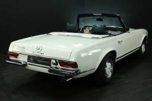 Image 2/50 of Mercedes-Benz 280 SL (1968)