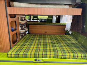 Image 26/100 of Volkswagen T2b Westfalia (1979)