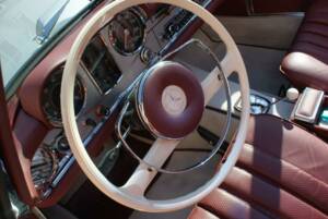 Image 19/50 de Mercedes-Benz 230 SL (1967)