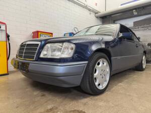 Bild 2/21 von Mercedes-Benz 300 CE-24 (1993)