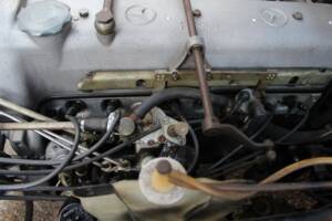 Image 16/18 of Mercedes-Benz 220 SE b (1961)