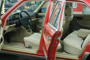 Bild 41/50 von Mercedes-Benz 260 SE (1986)